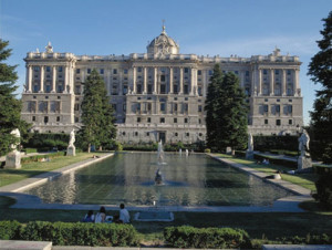 palacio-real-madrid-agarrandomaletas