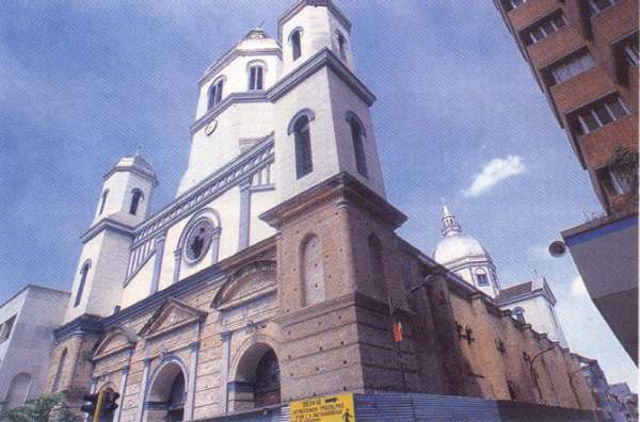 catedral_de_nuestra_senora_de_la_pobreza_de_pereira_agarrandomaletas