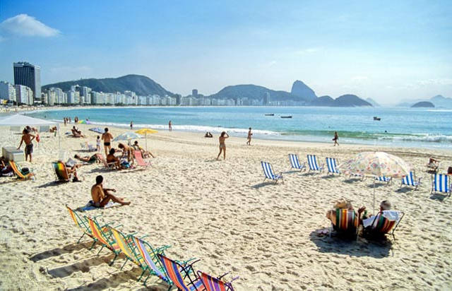 Rio_Leme_n_Copacabana_agarrandomaletas