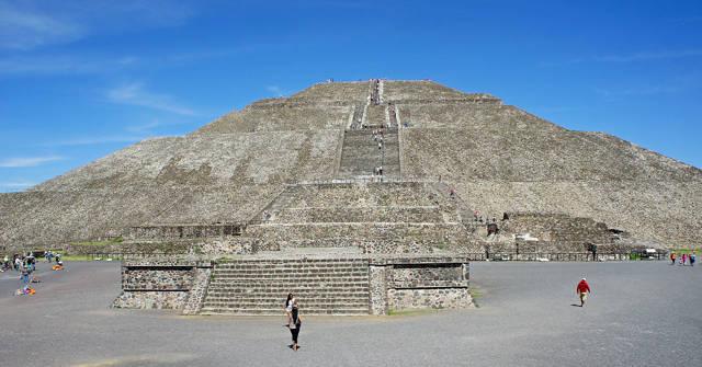Sun_Pyramid_mexico_agarrandomaletas