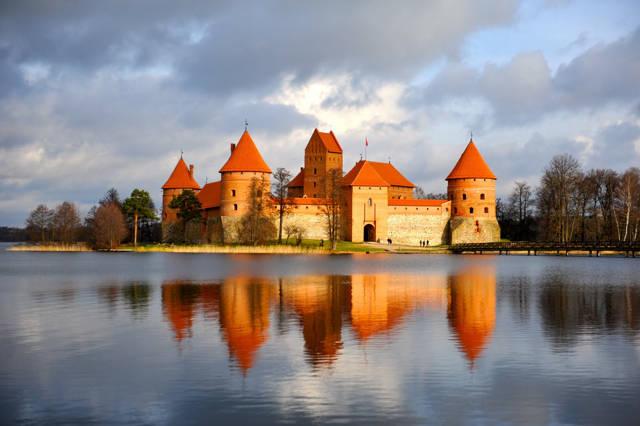 trakai_castle_Lithuania_agarrandomaletas